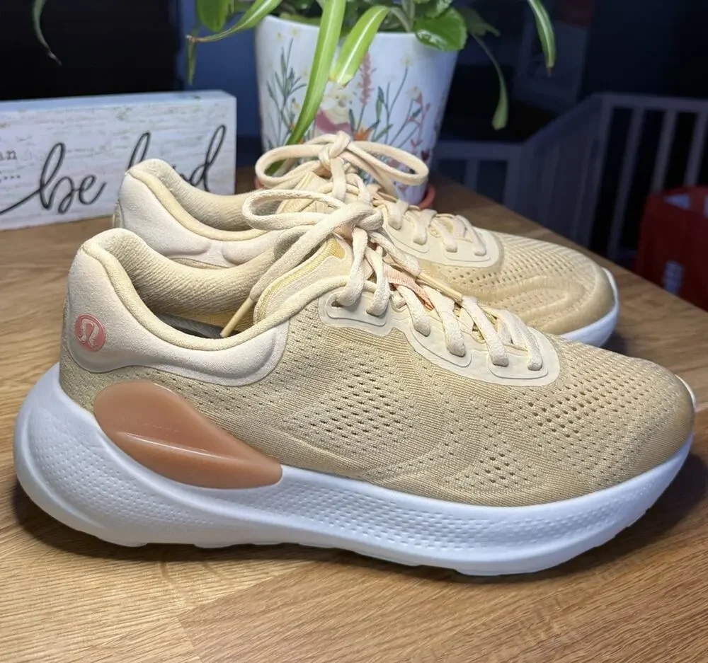 lululemon Unisex Beige/White Low Top Lace-Up Athletic Sneakers Rubber Outsole